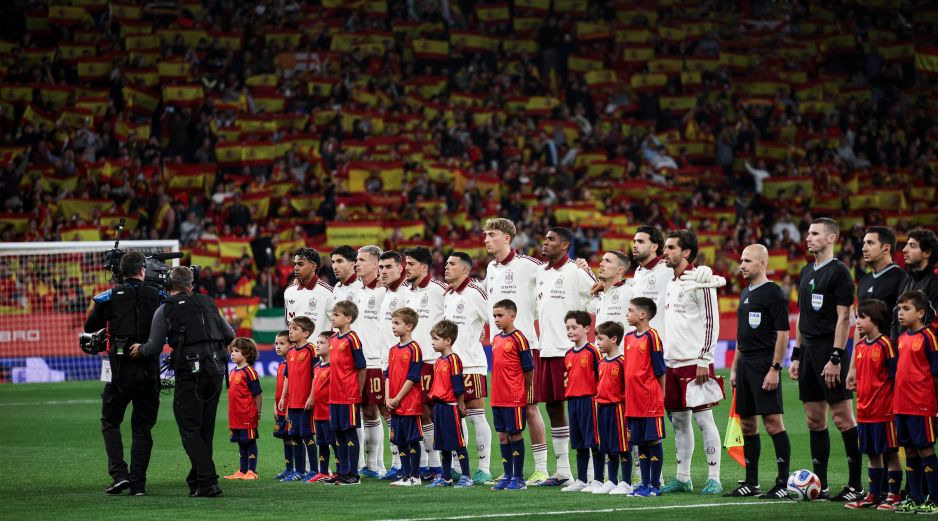 España llega al Mundial con una nueva generación talentosa que busca revivir la época dorada que dominó Europa y conquistó el mundo. AFP/ ARCHIVO.