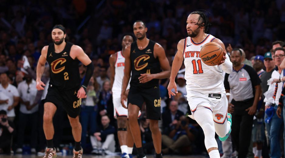 Jalen Brunson lideró la espectacular reacción de Nueva York con 38 puntos en el triunfo del Juego 1 sobre los Cavaliers. AFP/ S. STIER.