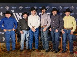 Intocable. La agrupación posa desde el Freeman Coliseum, en San Antonio, Texas. AFP