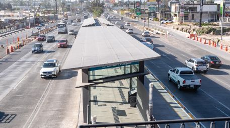 El servicio arrancará el 4 de junio con una flota de 41 autobuses, equipados con aire acondicionado, internet gratuito, puertos USB y cámaras de videovigilancia, según confirmó Lemus. ESPECIAL / SIOP