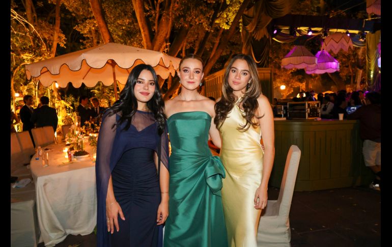 Fernanda Sampaio, Melissa Mantiñán Atristain y Daniela Sánchez. GENTE BIEN JALISCO / Boda de Danna Mantiñán Atristain y Juan Pedro Medina Vázquez