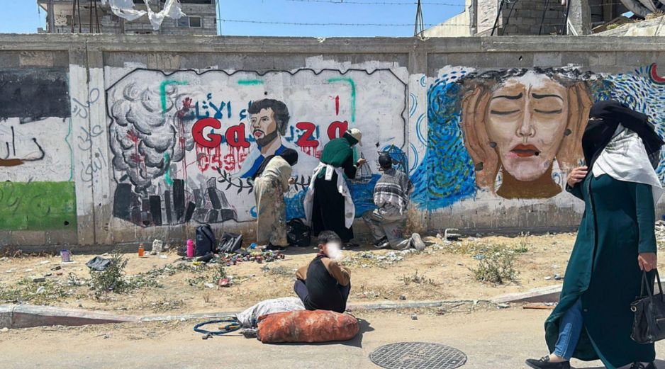 La ONG HRW aseguró que los civiles en Gaza continúan enfrentando hambre, falta de atención médica y violencia. EFE/A. Bureij