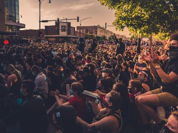 América Latina es la región en desarrollo más democrática del mundo. UNSPLASH / M. BENDER
