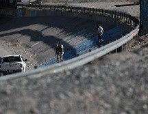 El Equipo de Túneles del Sector San Diego, en la frontera de California, tuvo que despejar el sistema de drenaje y asegurarse de que no estuvieran más personas ocultas en su interior. SUN/ ARCHIVO