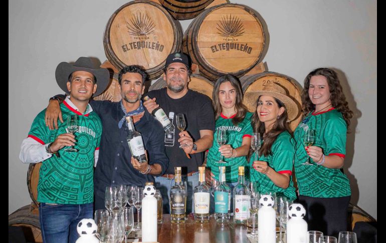 En portada: Polo Salles, Gonzalo García Vivanco, Tony Salles, Alethia Sada,  Gina Castillo y Sophie Bilyea. GENTE BIEN JALISCO / Revista del 22 de mayo 2026