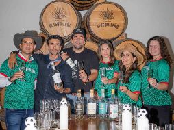 En portada: Polo Salles, Gonzalo García Vivanco, Tony Salles, Alethia Sada, Gina Castillo y Sophie Bilyea. GENTE BIEN JALISCO / Revista del 22 de mayo 2026