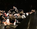 El músico Juan Pablo Contreras dirige a la Orquesta Latino Mexicana, en la foto. CORTESÍA