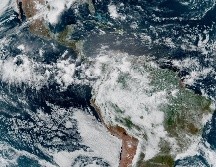 Fotografía satelital cedida este jueves por la NOAA a través del Centro Nacional de Huracanes (NHC) que muestra el estado del clima en el Atlántico y el Pacífico. EFE/NOAA
