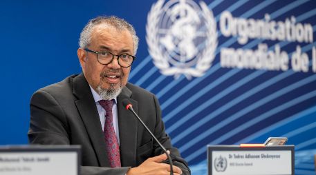 El director general de la Organización Mundial de la Salud, Tedros Adhanom Ghebreyesus, interviene durante una rueda de prensa sobre el brote de ébola causado por el virus Bundibugyo en la República Democrática del Congo y Uganda, en la sede de la OMS en Ginebra, Suiza, el 22 de mayo de 2026. EFE/M. TREZZINI