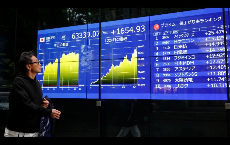 Este viernes se destacó el impulso del Dow Jones, que subió un 0.58 %, hasta 50 mil 579 puntos. EFE/F. Robichon