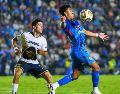 Pumas apostó por un bloque compacto, priorizando cerrar los caminos interiores y evitando que Cruz Azul encontrara ventajas entre líneas. IMAGO7
