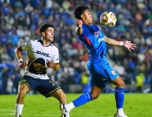 Pumas apostó por un bloque compacto, priorizando cerrar los caminos interiores y evitando que Cruz Azul encontrara ventajas entre líneas. IMAGO7