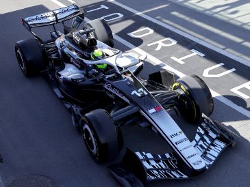 El piloto mexicano Sergio Pérez consideró que Cadillac sacó el máximo rendimiento posible durante la clasificación sprint del Gran Premio de Canadá, luego de quedar eliminado en la SQ1 y asegurar el puesto 17 para la carrera corta. EFE / C. Herrera