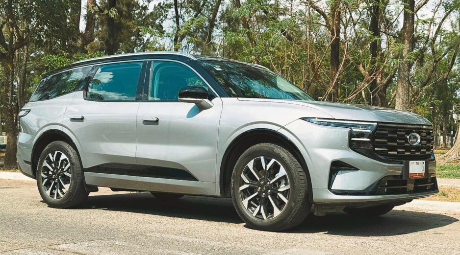 Edge. La camioneta acelera bien, es estable e híbrida.  ESPECIAL