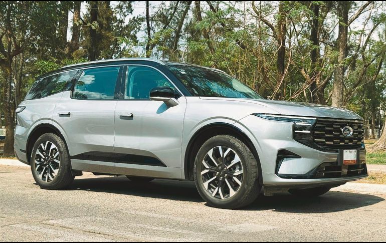 Edge. La camioneta acelera bien, es estable e híbrida.  ESPECIAL