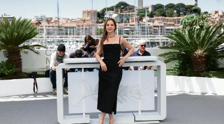 Marina de Tavira. La actriz mexicana posa durante una sesión fotográfica de la película “Siempre Soy Tu Animal Materno”, desde Cannes. AFP