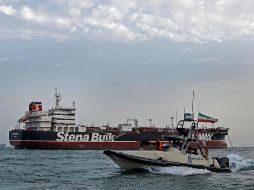 Con el paso de estos 33 buques, un total de 150 embarcaciones ha logrado atravesar el estratégico paso marítimo en los últimos cinco días con autorización iraní. EFE / ARCHIVO