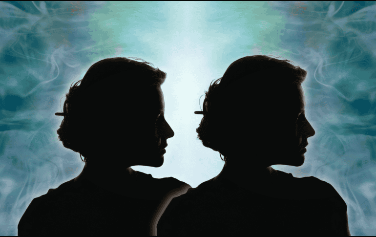 Para muchas personas, la idea de reencontrarse con alguien más allá del tiempo sigue siendo una de las creencias más fascinantes sobre las relaciones humanas. CANVA