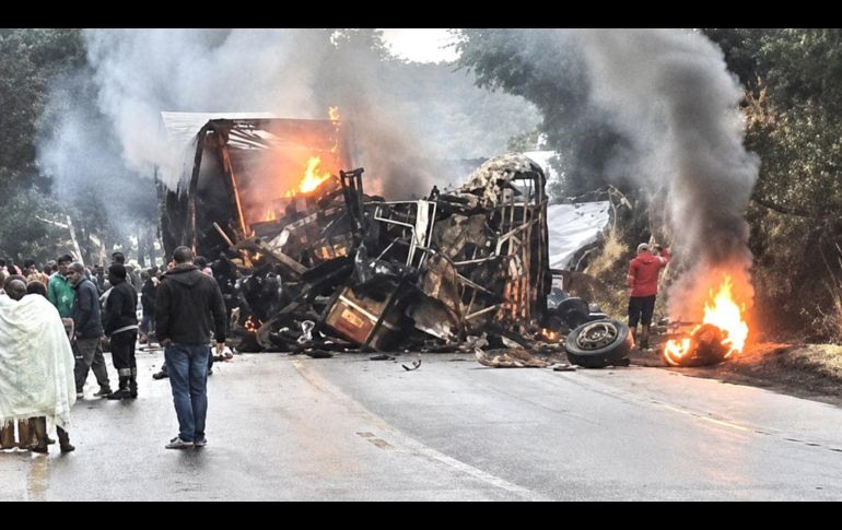 Las autoridades han confirmado ocho víctimas fatales y diez heridos que han sido trasladados a hospitales cercanos por los servicios de emergencia. X / Bombeiros_MG