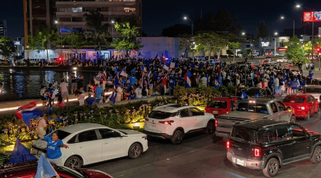 La Minerva se convirtió en el punto de reunión para familias, grupos de amigos y aficionados que no dejaron de celebrar el campeonato conseguido por el conjunto cementero. ESPECIAL