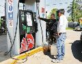 Conductores tapatíos enfrentan estaciones con suministro limitado y nuevos aumentos en el precio de los combustibles, en medio de reportes de desabasto. EL INFORMADOR/ J. Acosta