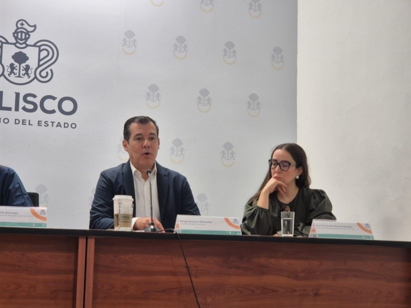 &nbsp;El secretario de Transporte, Diego Monraz Villaseñor (d), junto a Ana Fernanda Barajas, directora de Investigación y Cultura Vial de la Setran (d). EL INFORMADOR/R. Bobadilla