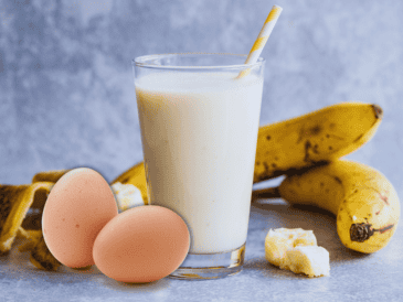El principal motivo por el que la gente añade este ingrediente a sus bebidas es para aumentar la ingesta proteica diaria. ESPECIAL / CANVA