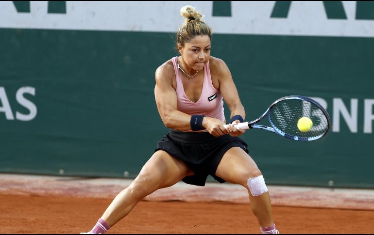 Diana, la rival de Zarazúa, no perdió ni un solo servicio durante el segundo set y dominó cada sector de la cancha para sellar el contundente 6-1 que le dio el pase a la siguiente ronda. EFE / Y. Valat