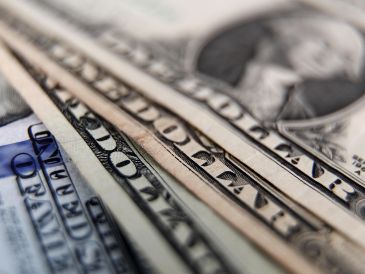 Del total captado de enero a marzo de este año, mil 705 millones de dólares fueron nuevas inversiones para México. EFE/ARCHIVO