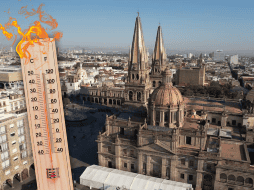¿Ya tienes listo tu termo de agua fría para enfrentar la jornada de hoy en Guadalajara? ESPECIAL / CANVA