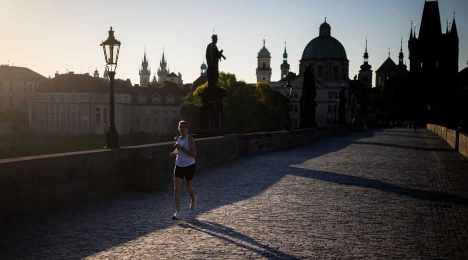 Los expertos afirman que las extremas temperaturas sin precedentes y mortales están poniendo a más personas en peligro en Europa. EFE/EPA/M. DIVISEK
