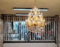 Aunque el candelabro le da un toque elegante a las instalaciones, algunos internautas dudaron que dure mucho en el lugar. SUN/ESPECIAL