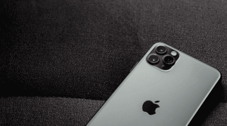 En los últimos días han circulado en redes sociales y sitios especializados nuevas filtraciones sobre la próxima generación de teléfonos de Apple. CANVA.
