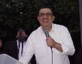 El líder morenista acusó una supuesta complicidad entre gobiernos municipales y desarrolladores privados. FACEBOOK / CHEMA MARTÍNEZ
