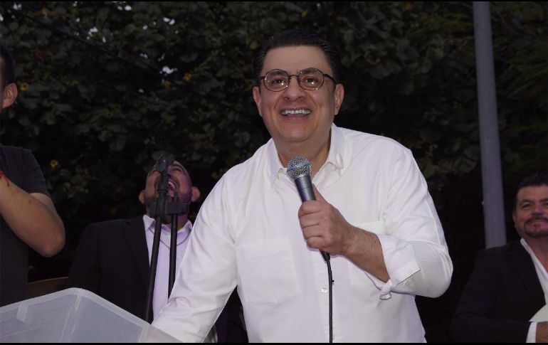 El líder morenista acusó una supuesta complicidad entre gobiernos municipales y desarrolladores privados. FACEBOOK / CHEMA MARTÍNEZ