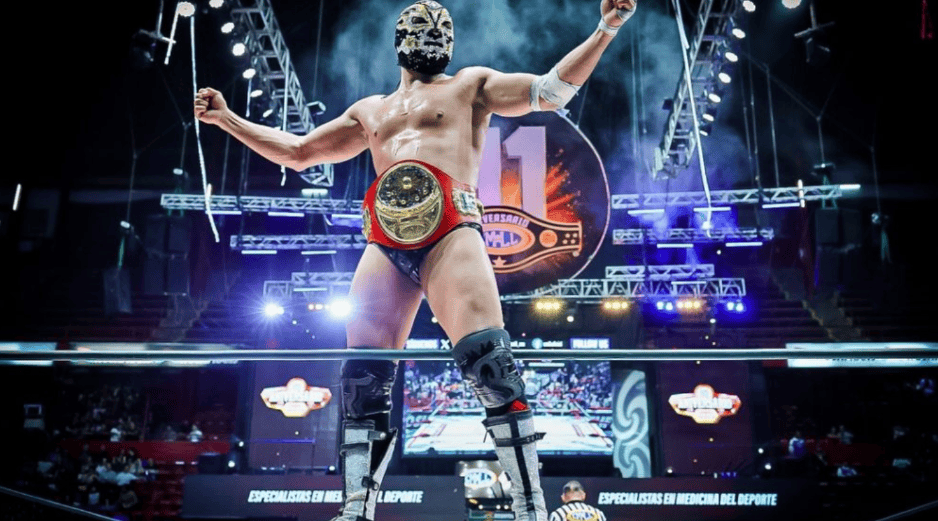 El Consejo Mundial de Lucha Libre decidió calentar motores con un encuentro poco habitual: una “cascarita” entre luchadores y representantes de los medios de comunicación. CMLL