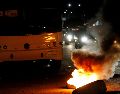 Al menos 9 vehículos fueron incendiados en Colima durante los bloqueos, señalan informes extraoficiales. EFE/ARCHIVO
