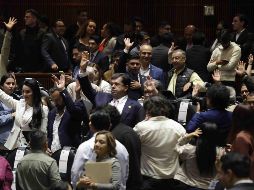La reforma fue aprobada en lo general por 341 votos a favor y 124 en contra; las reservas al dictamen serán discutidas mañana, a partir de las 09:00 horas. SUN/C. Mejía