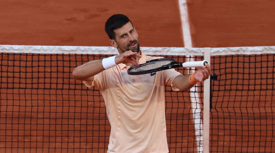 Nada está contado para el serbio, pues el italiano Jannik Sinner se mantiene en la competencia con una racha ganadora imparable. EFE / M. Badra