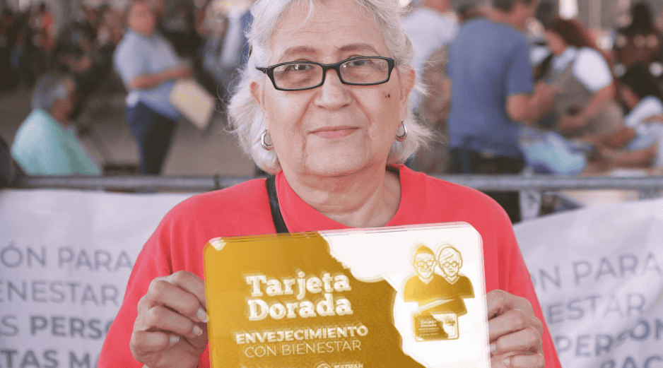 Aunque ambos programas están dirigidos a adultos mayores, la Tarjeta Dorada no reemplaza la credencial del INAPAM. EL INFORMADOR/ARCHIVO