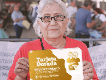 Aunque ambos programas están dirigidos a adultos mayores, la Tarjeta Dorada no reemplaza la credencial del INAPAM. EL INFORMADOR/ARCHIVO
