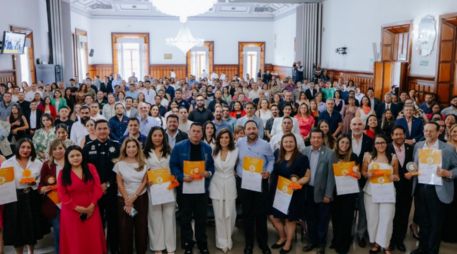 La entrega de este distintivo los prestadores de servicios turísticos están capacitados para recibir a los visitantes que vendrán a Guadalajara durante el Mundial de Futbol 2026. ESPECIAL