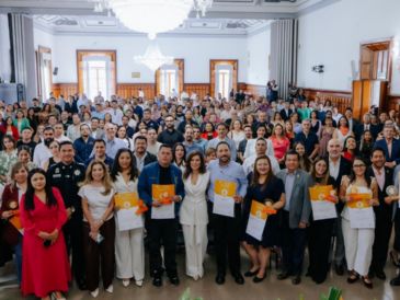 La entrega de este distintivo los prestadores de servicios turísticos están capacitados para recibir a los visitantes que vendrán a Guadalajara durante el Mundial de Futbol 2026. ESPECIAL