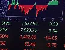 La jornada también se destacó por el retroceso del peso mexicano frente al dólar y las ganancias de emisoras como Industrias Peñoles, Kimberly-Clark y Banorte. EFE/S. Yenesel
