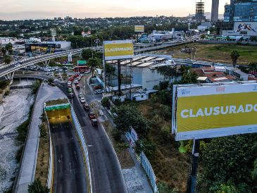 El gobernador agregó que el Gobierno del Estado estará apoyando económicamente a los municipios para avanzar en el retiro de estructuras, particularmente con maquinaria y equipo especializado. EL INFORMADOR / ARCHIVO