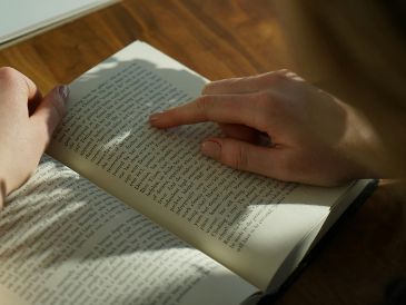 La psicología también advierte que el consumo excesivo de contenido motivacional puede convertirse en una forma de evasión emocional. UNSPLASH
