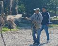 Antes de ser capturado, el avestruz hizo un recorrido que fue captado por internautas. ESPECIAL