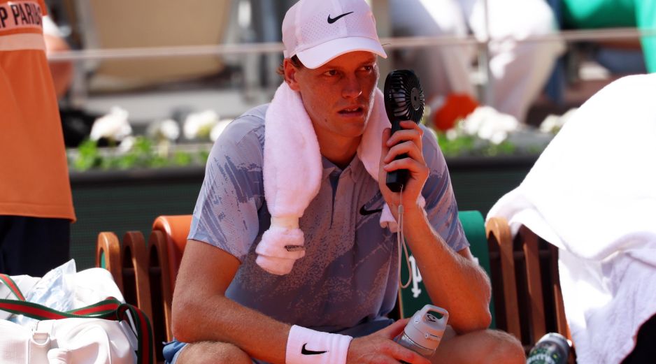 Tras la derrota de Sinner, el serbio Djokovic es el gran favorito para ganar el Roland Garros. EFE / M. Badra