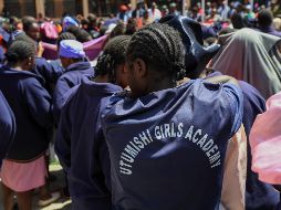 Los incendios en escuelas han sido motivo de preocupación para los funcionarios de educación en África. EFE/EPA/STRINGER