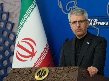 El portavoz del Ministerio de Relaciones Exteriores de Irán, Esmail Baghaei. Medios niegan que el preacuerdo anunciado en EU sea cierto. Sin mengargo, no fue rescatado.. EFE/ Ministerio de Exteriores de Irán